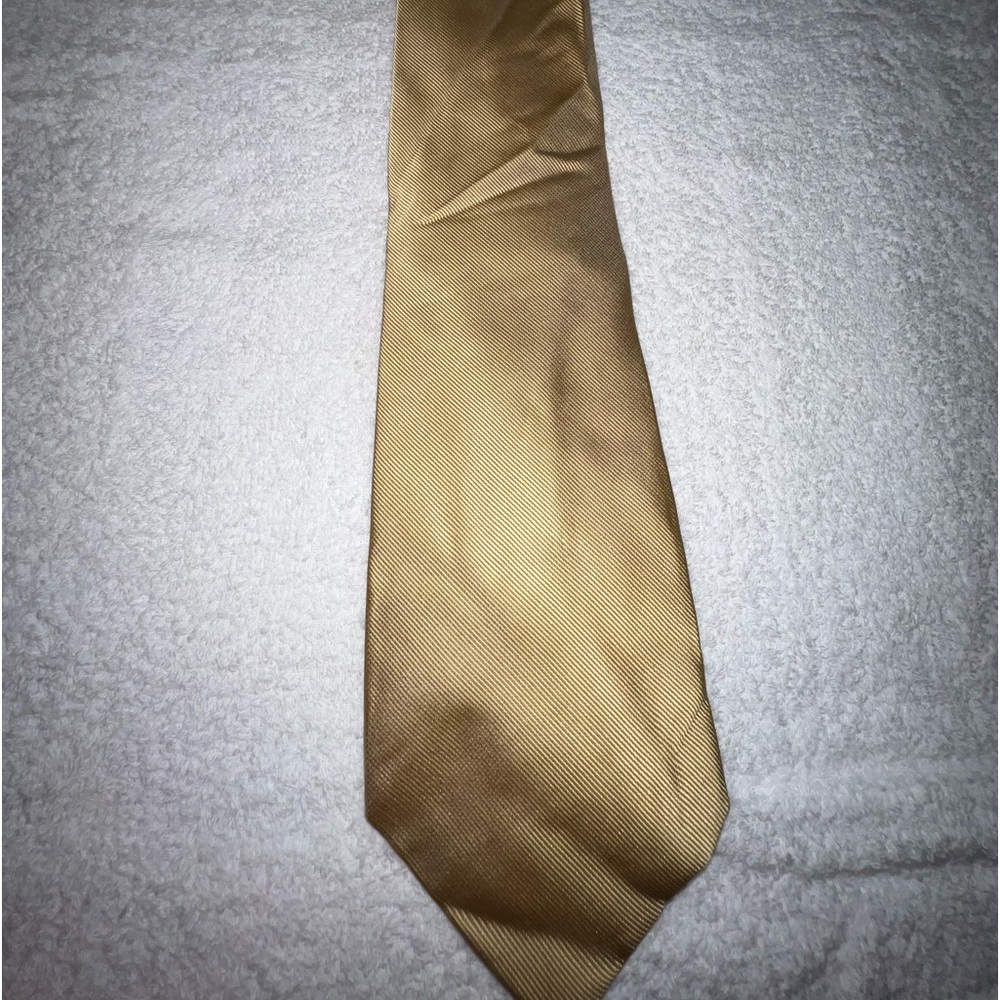 Geoffrey Bean tie